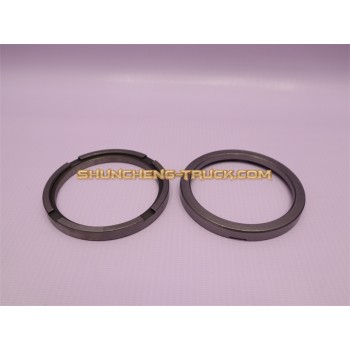 Шайба HOWO 70T AC26 распорная шестерни ведомой среднего моста (оригинал)